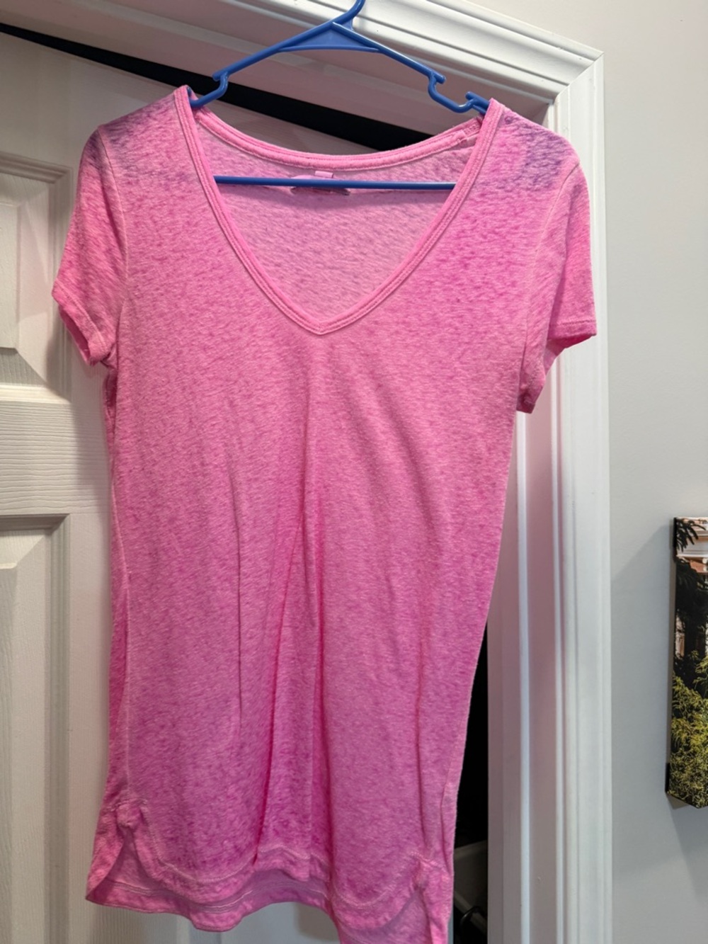 American Eagle Outfitters Pink V-Neck Short Sleeve Tee
